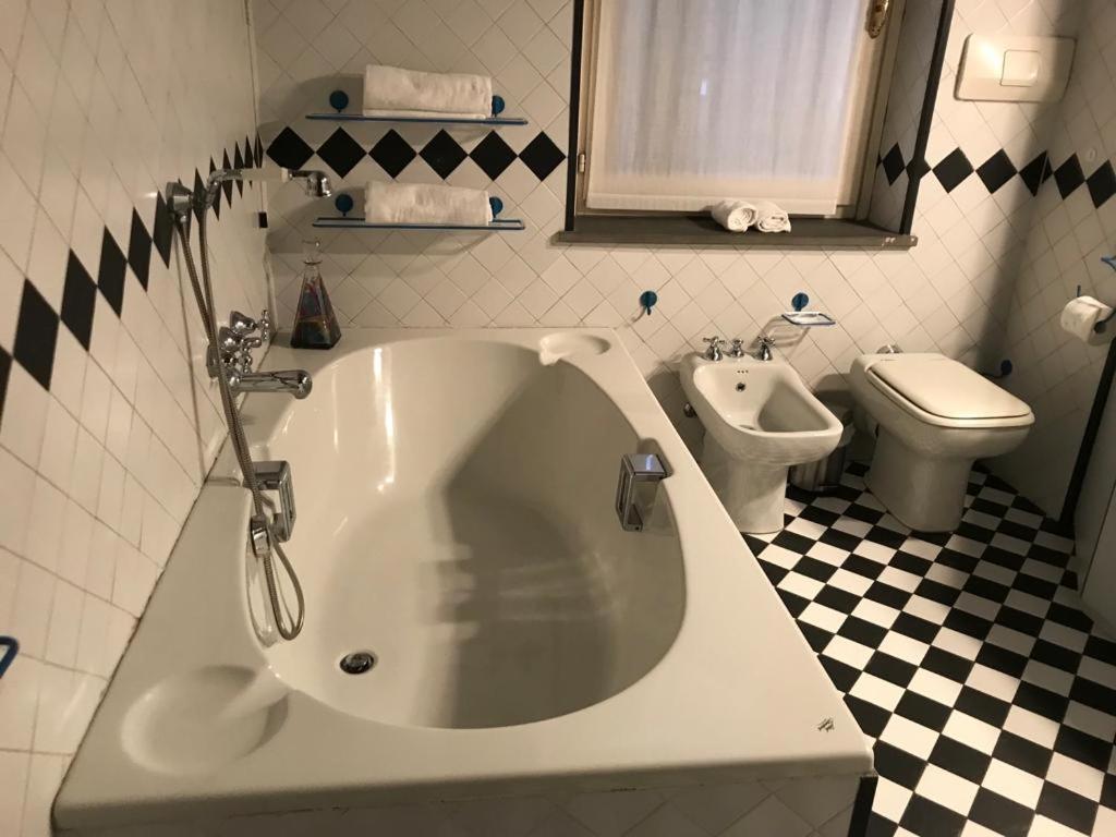 Apartamento Gatto Bianco Bergamo 9 Exterior foto